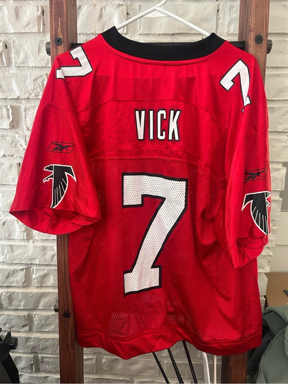 vintage Reebok Michael Vick #7 Atlanta Falcons red jersey Size L